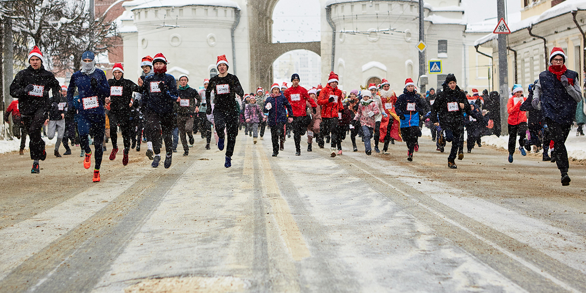 Самые быстрые и самые нарядные Деды Морозы и Снегурочки Владимира