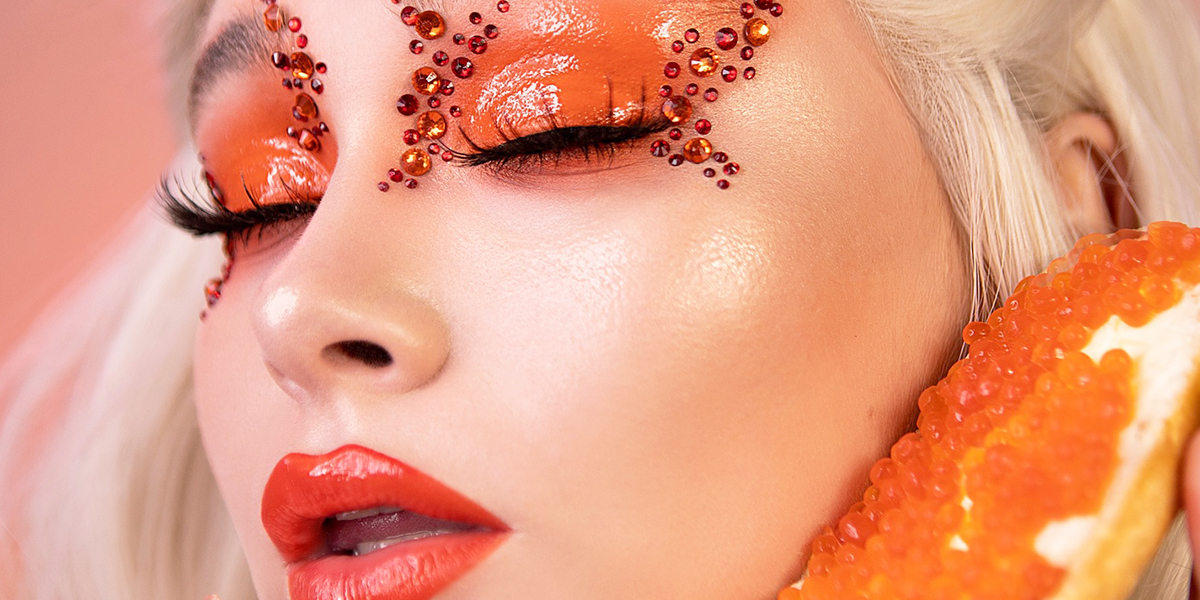 Калина красная и бутерброд с икрой. Елизавета Иода — амбассадор бренда косметики с русской душой