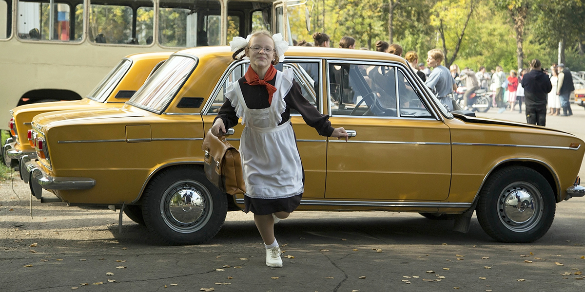 Ковров вернулся в 80-е! Пионеры и мажоры, дискотека и свадьба, качалка и погоня