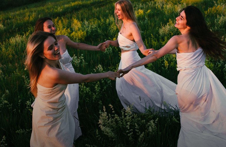 Музы в кадре: Владимирские художницы в образах богинь вдохновения