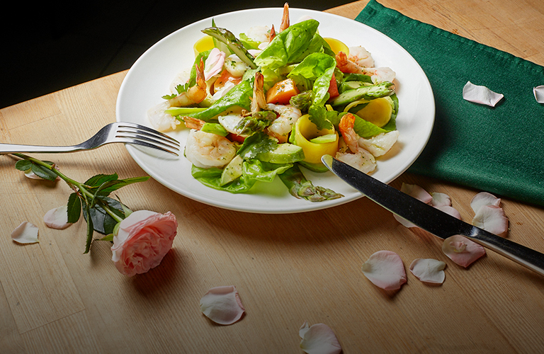 Букет на обед. Какие цветы можно без риска использовать в кулинарии