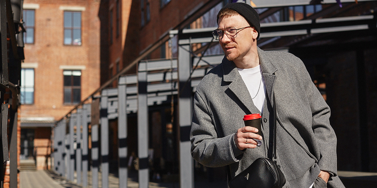 Пятьдесят оттенков серого и актуальная многослойность в образах ведущего Сергея Белоусова