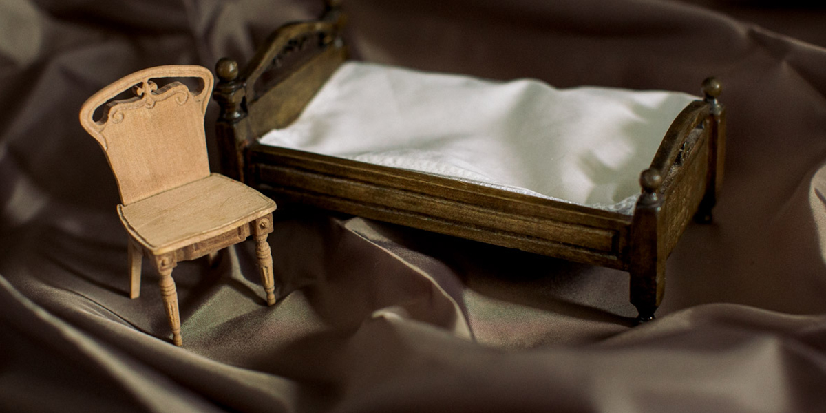 Владимирские дизайнеры создают миниатюрные реплики уникальной антикварной мебели