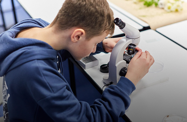 На что потратит полмиллиона рублей лучшая владимирская школа 2023 года?