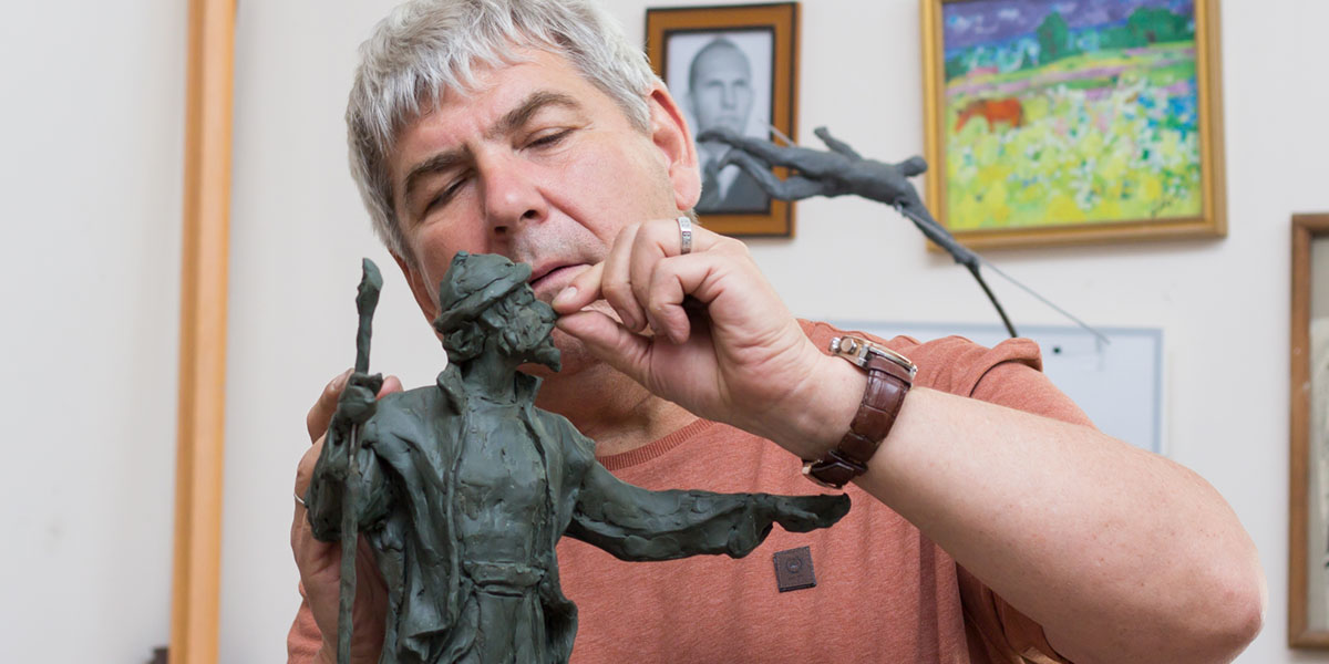 Он памятник воздвиг… Но не себе и рукотворный. Игорь Черноглазов о творческих секретах