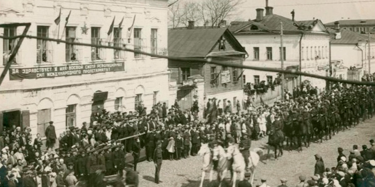 История майских праздников во Владимире: яркие шоу и статуя Свободы