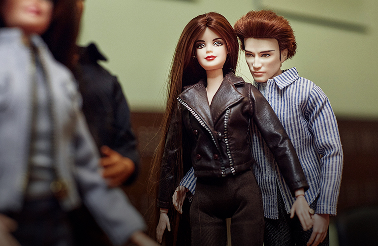 Барби-косплееры владимирского коллекционера: копии героев «Сумерек» и других киновселенных
