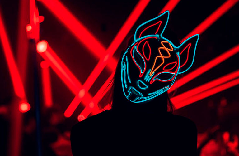 Маски, цепи, техно-саунд, или Как прошла 8-часовая вечеринка Hexagon во Владимире