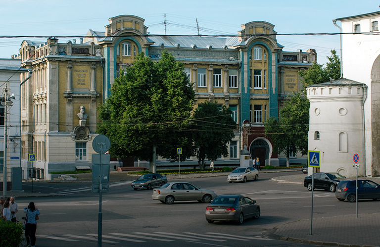 Русское узорочье, модерн и конструктивизм. В каких памятниках архитектуры Владимира грызут гранит науки?