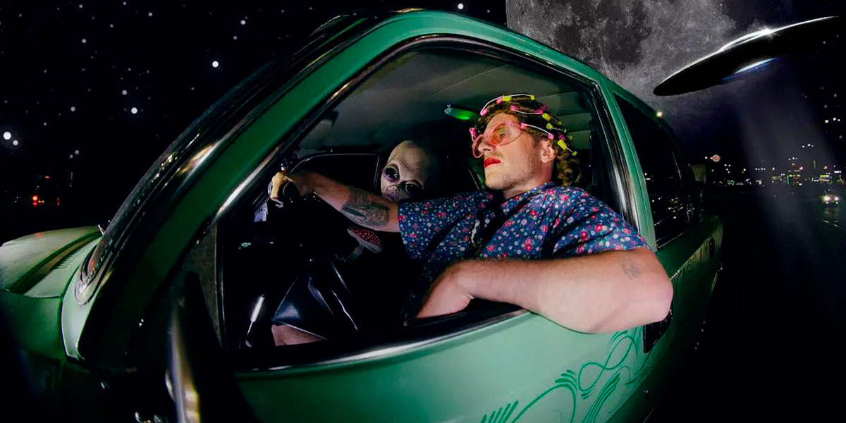 Из андеграунд-рэпа в эксперименты без рамок. Пост-ирония YouTube-шоу «ШкольниК и Бау»