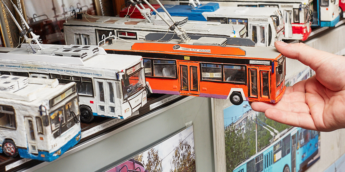 Владимирский кондуктор обновил коллекцию декоративных троллейбусов, сделанных своими руками