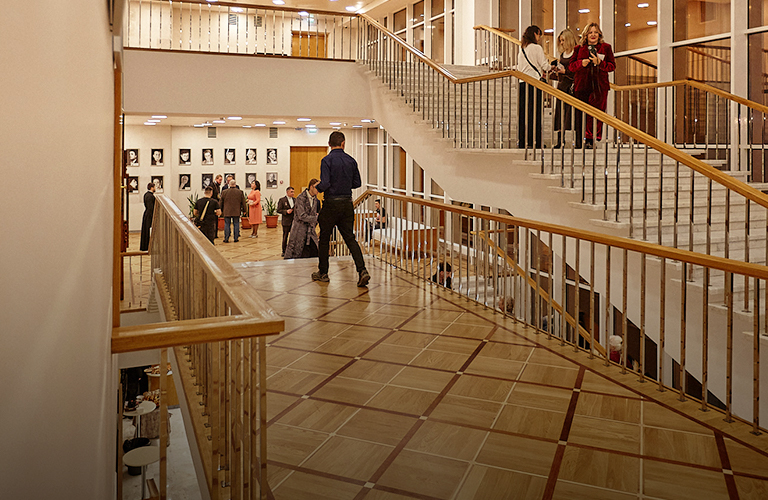 Встречаем на бис! Владимирский театр драмы, прошедший «очищение огнем», открыт для зрителей