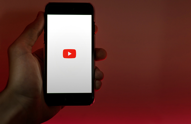 Онлайн-запрещенка и самоцензура: как создают контент известные владимирские блогеры?