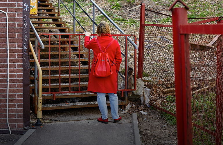 Минус две лестницы: подъемы, ведущие от вокзала к центру Владимира, перекрыли