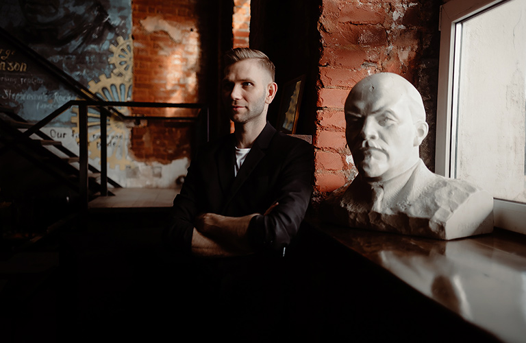 Мужчина поколения ageless. Олег Юрьевич о бизнесе, уколах красоты и личном