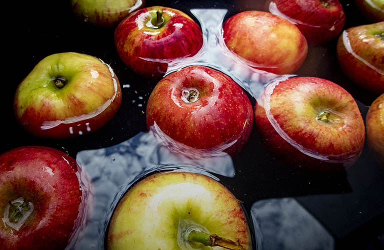 Яблочный Спас в Суздале прошел с народным дефиле да традиционными ценностями