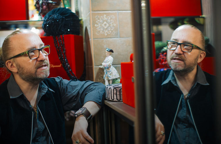 Владимирский дизайнер о коллаборации с коллегой, работающим с Леди Гагой и Джонни Деппом