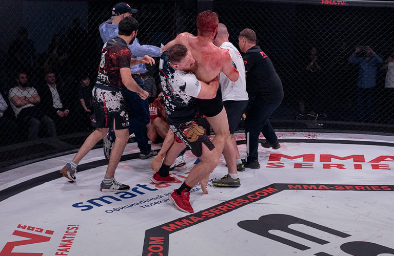 Скандал в октагоне: после боя с участием муромского Макгрегора произошла драка