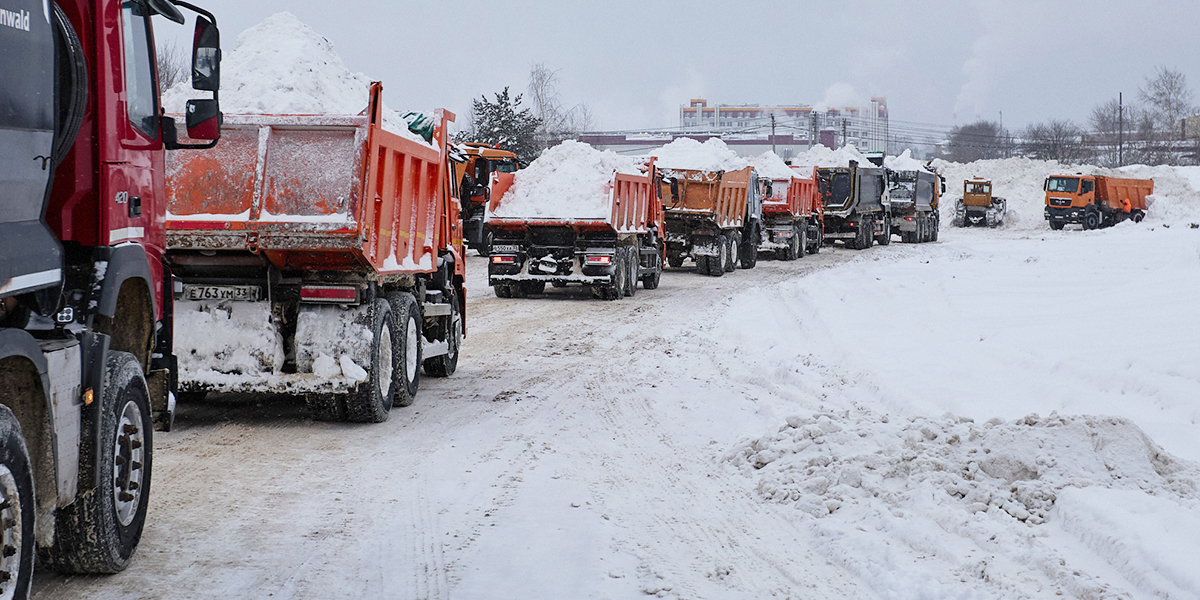Куда исчезают сугробы с улиц Владимира? Рейс на снежный полигон в компании водителя самосвала