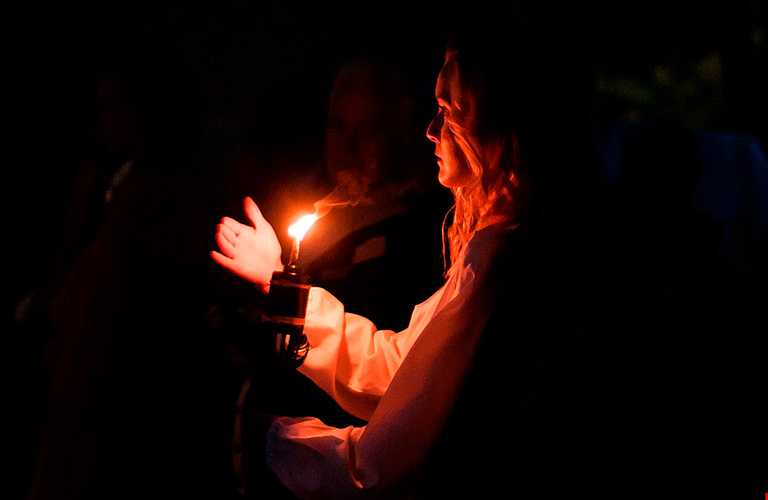 Традиции святок: время гадать на суженого