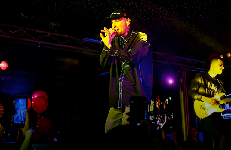 Будет звонко! На День молодежи перекроют центр, а хедлайнером праздника станет популярный певец