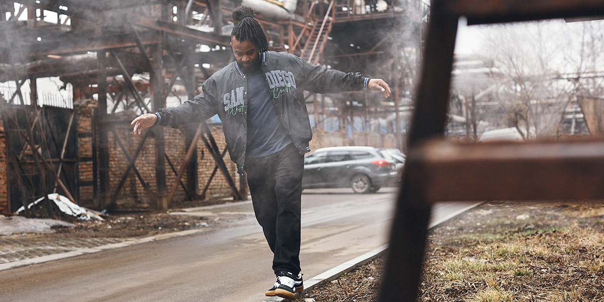 От шлепок и шорт до ветровки и водолазок: русификация гардероба бразильца из Коврова