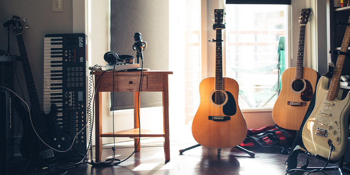 Репетиции, нелюбовь и гранж в декабрьских релизах владимирских музыкантов