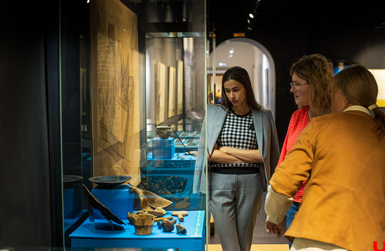 Фибулы, уточки и лунницы - древнерусские тренды во всей красе