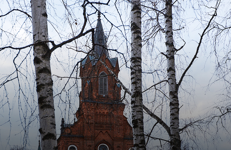 Костел, березовая роща и салон для творческих личностей: прогулка во времени по улице Гоголя