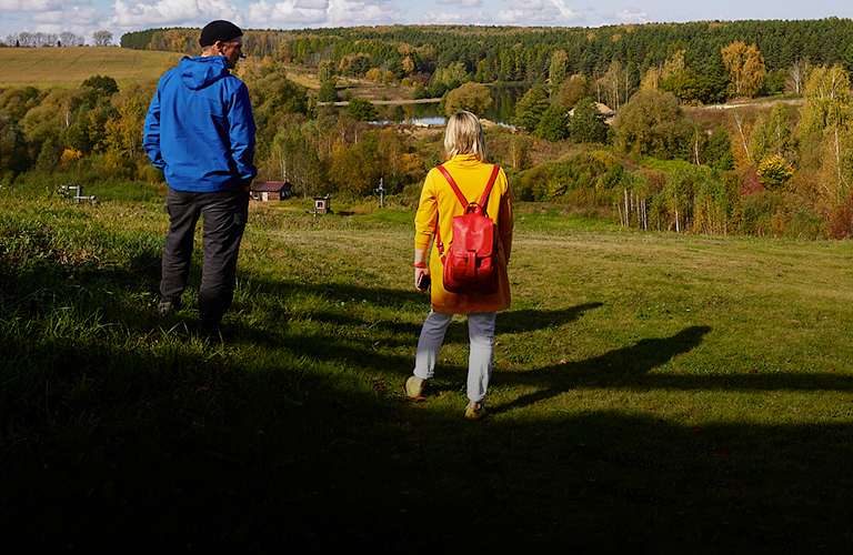 МЮД, которого нет на карте. Экскурсия по поселку Садовому от местного художника