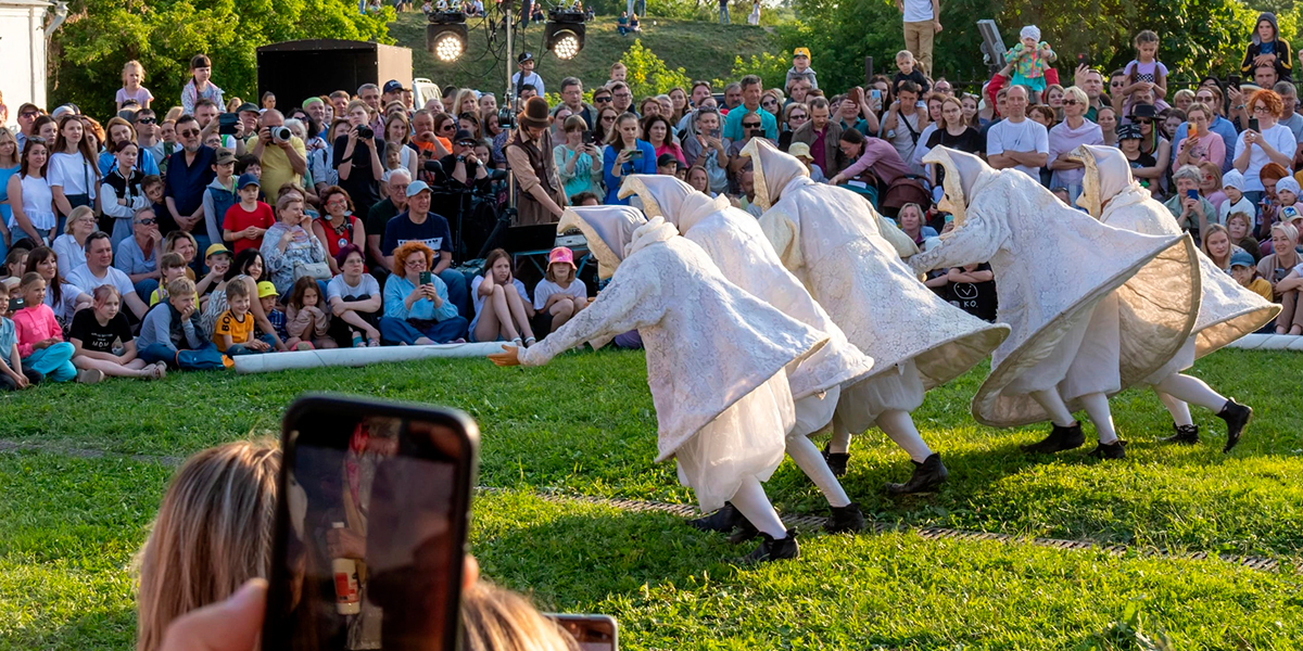 Чем удивляли уличные артисты в Суздале и богатыри во Владимире