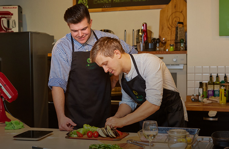 Соус «Зимняя вишня» для прованского тиана и владимирского Деда Мороза