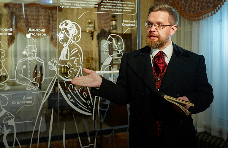 Экскурсия с элементами шоу – первый иммерсивный спектакль в Доме-музее Столетовых