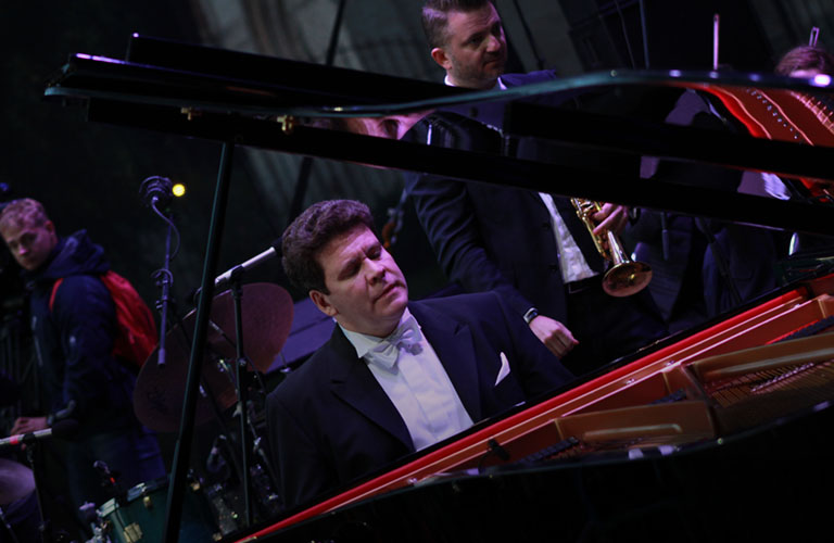 Фестиваль «Alma mater»: Владимирские музыканты получили стипендии от Дениса Мацуева