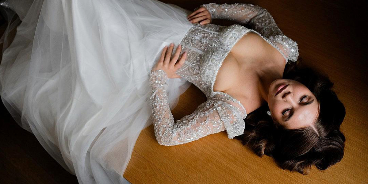 Обзор платьев для смелой невесты. Викторианский винтаж против Голливуда