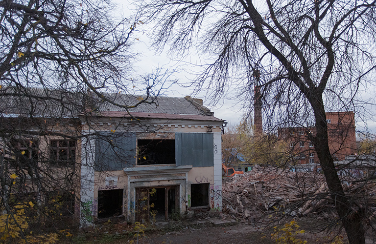 Расчистка «золотых» квадратов. Ликвидация заброшенной спортшколы на Студеной горе