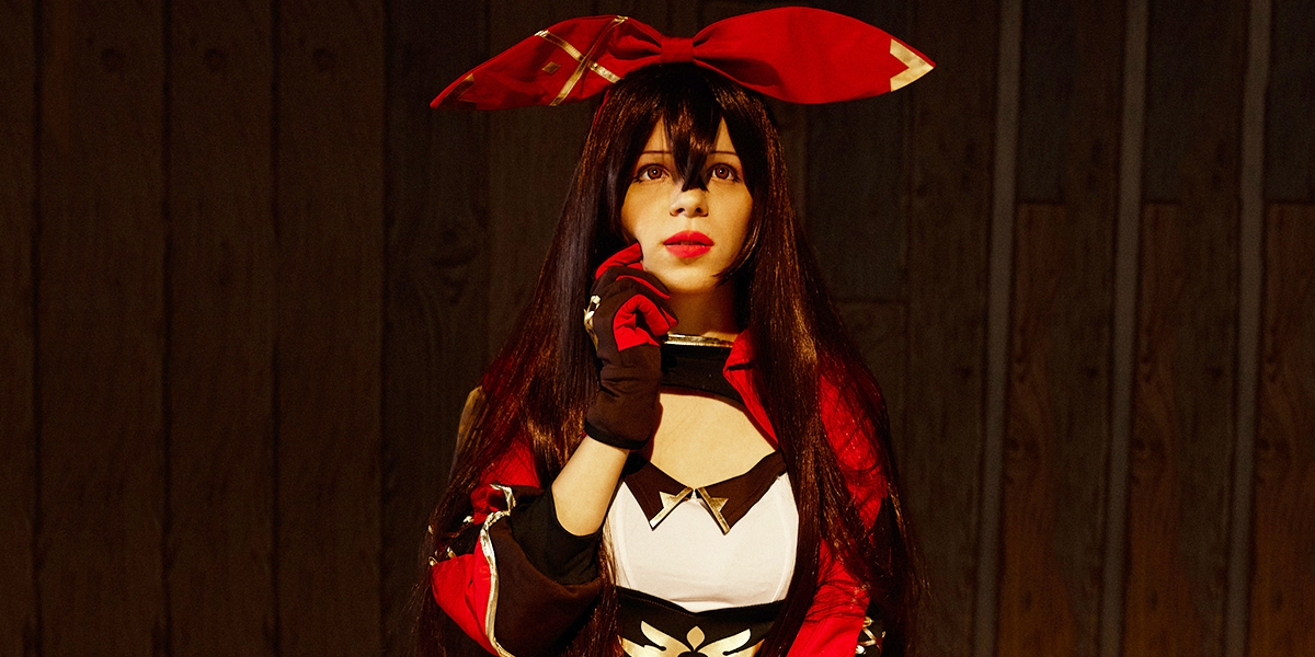 Нечисть, лекарь, аристократка и лучница: 4 альтер эго Эмы Эл