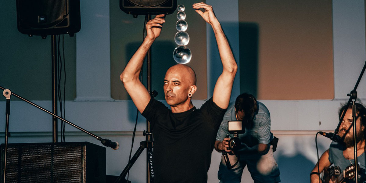 Француз катал шары на музыкальном фестивале во Владимире