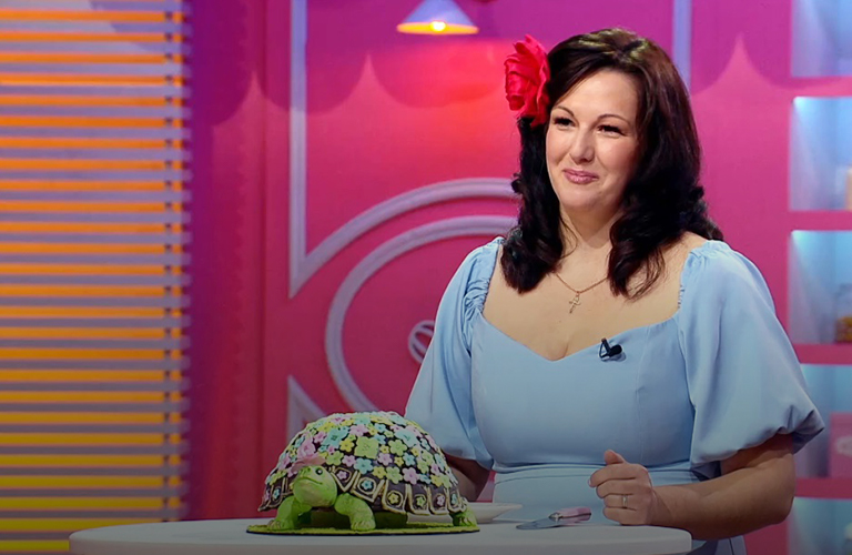 Черепаха удалась, а вот бык не сразу: жительница Владимира вышла в финал шоу «Кондитер»