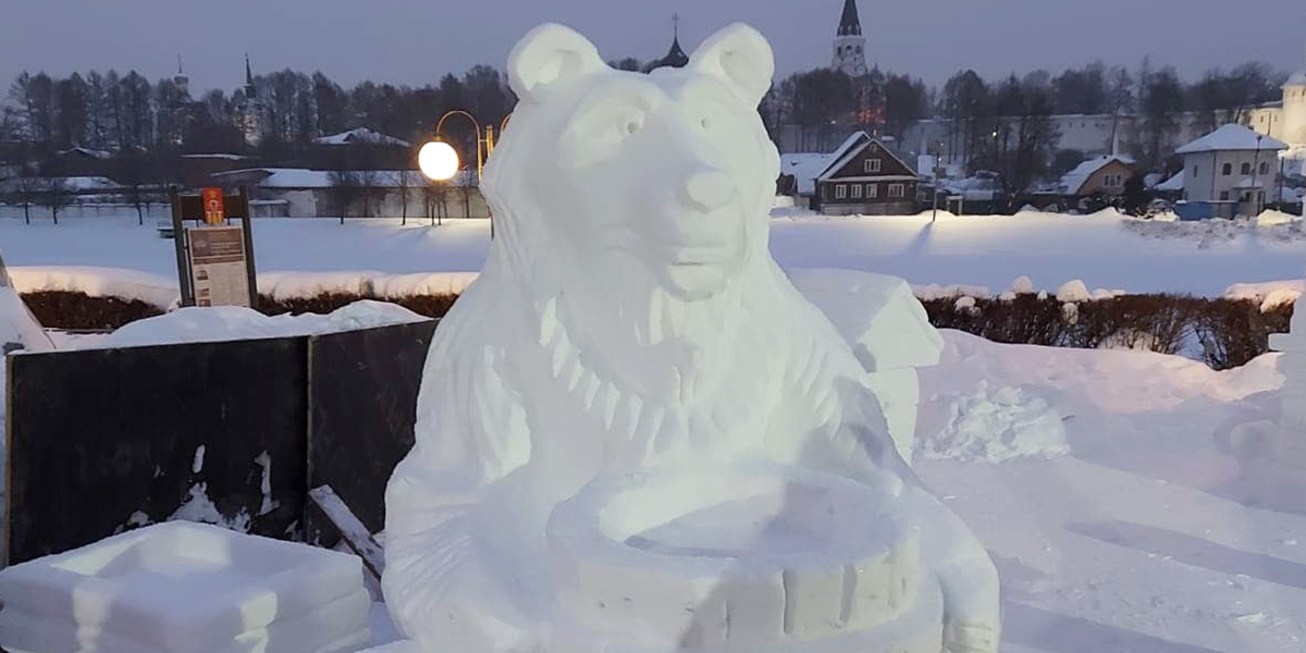 Тигры, Емеля на печи да медведь с бочонком. Снежные работы скульпторов-любителей