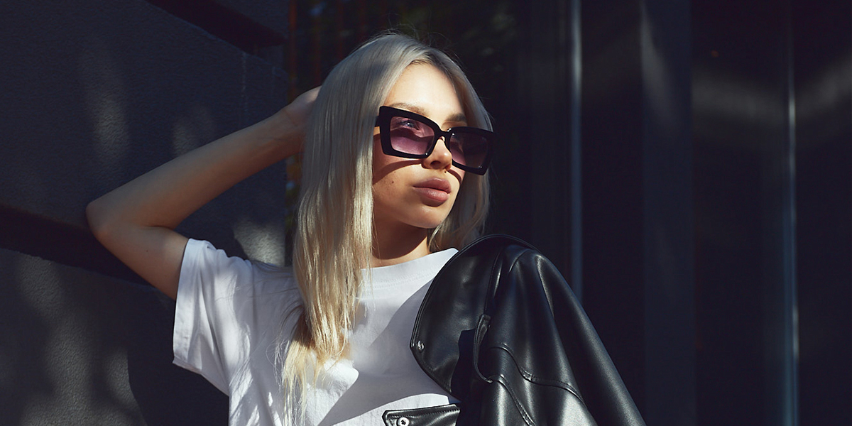 «Барби-стайл» владелицы добермана, или Эмоциональный монохром в гардеробе эксперта по декору