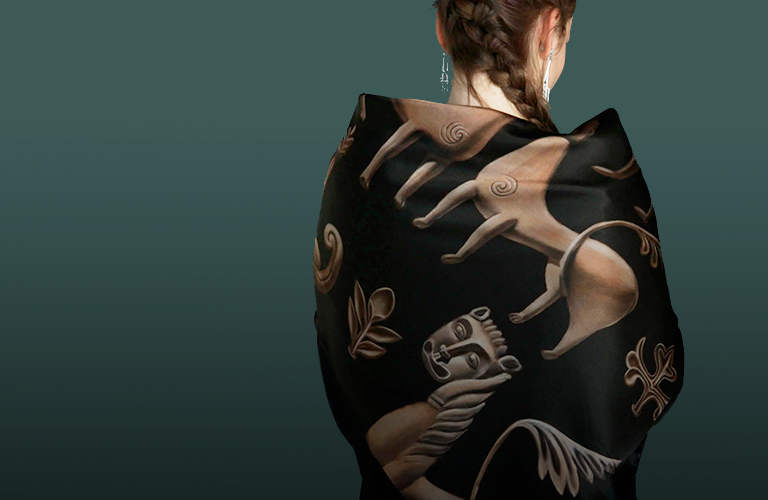 Владимир белокаменный. Дизайнеры представили коллекцию премиальных платков, посвященную русским городам