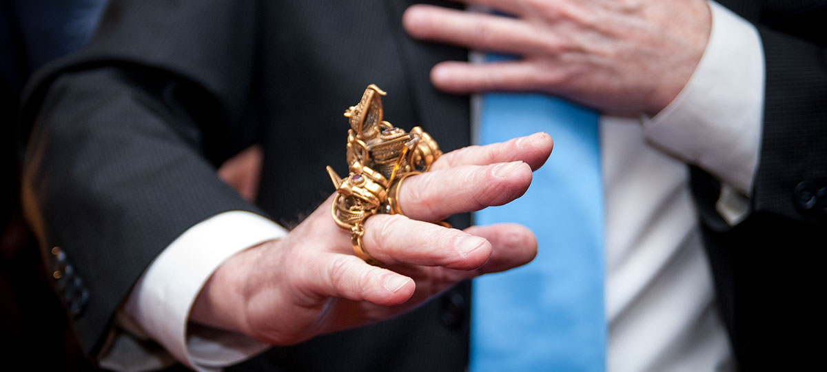 Владимирский ювелир про украшения для голливудских звезд и “Часы для планеты Земля”