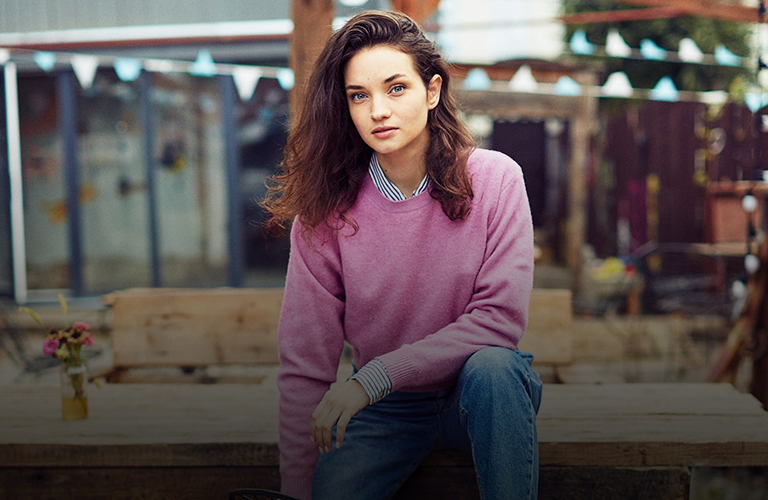 Главный «ингредиент» — деним: 3 образа с барахолки для бариста и модели Яны Понамаревой