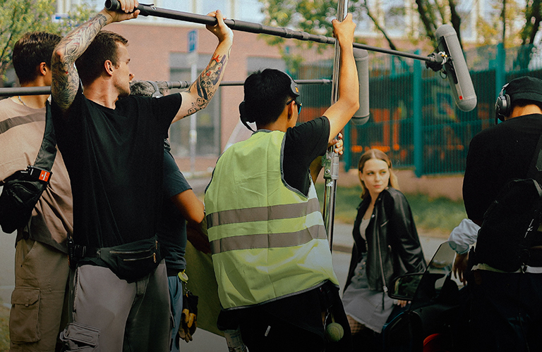 Рилсы для «Трудных подростков» и бэкстейдж клипа Сергея Жукова: «звездный» опыт владимирского видеографа