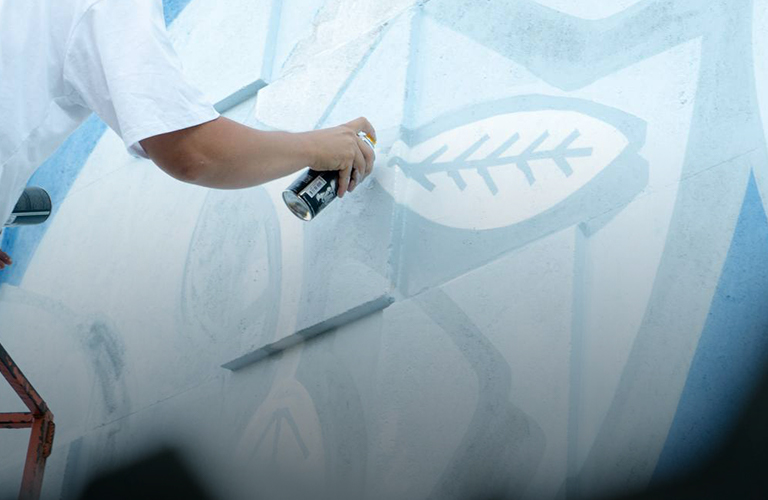 На спортивных площадках областного центра появились граффити «безликих», но известных райтеров