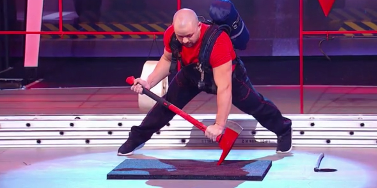 Муромский пожарный продемонстрировал свои умения на шоу «Я почти знаменит»