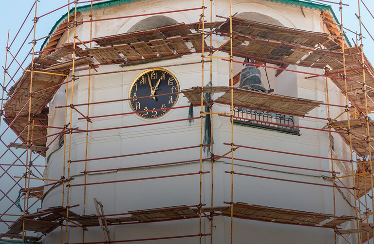 Куранты Суздальского кремля не бьют, но старинные часы не остановились