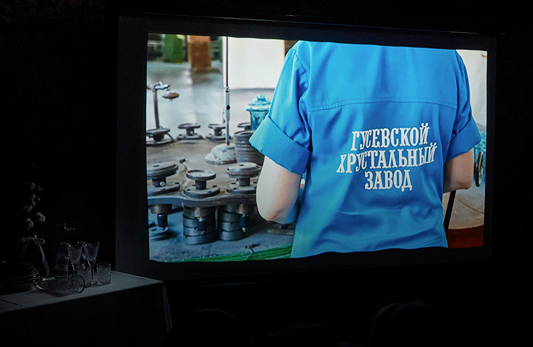 Как стекольная империя кризис переживала. Премьера авторского фильма владимирских журналистов о Гусь-Хрустальном