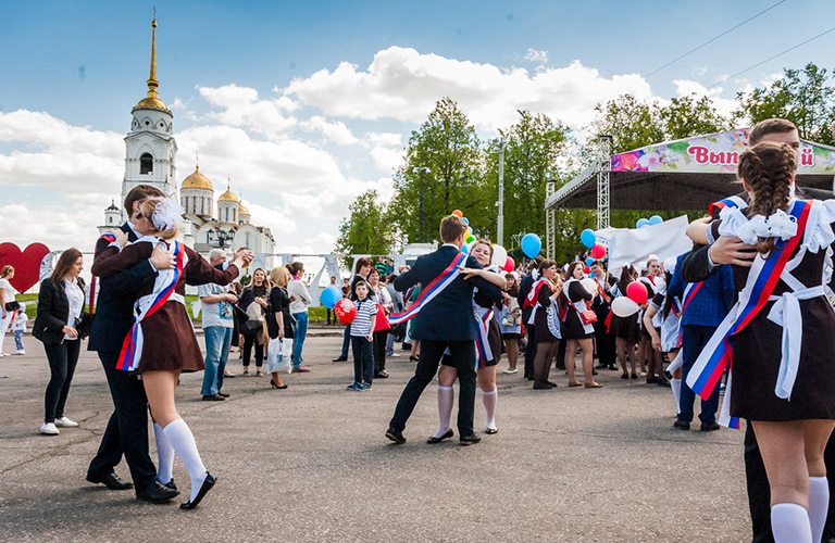 «Последний звонок» в сети: тысячи просмотров, «МЯУ ПКЛ» и конкурсы интересные